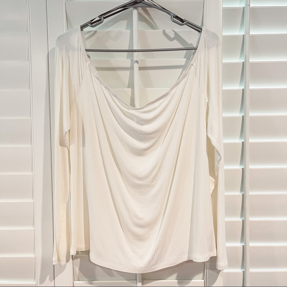 NWOT F21+ WHITE LONG SLEEP OFF-THE-SHOULDER